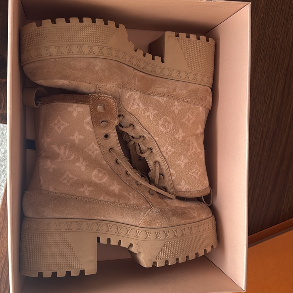 Tan Suede Women's LV ankle boots - Picture 2 of 6